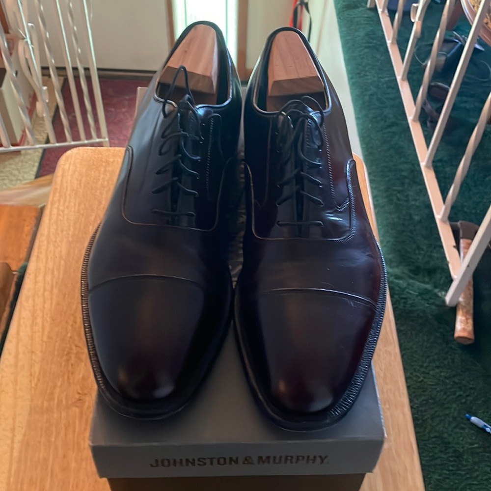 Johnston and Murphy Melton Captoe Dress Shoes